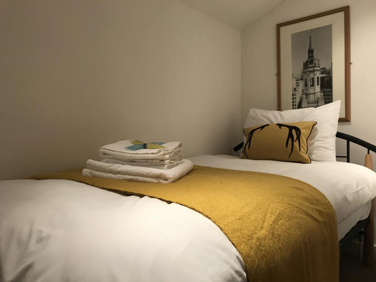 Riverbank Stay Лондон Экстерьер фото