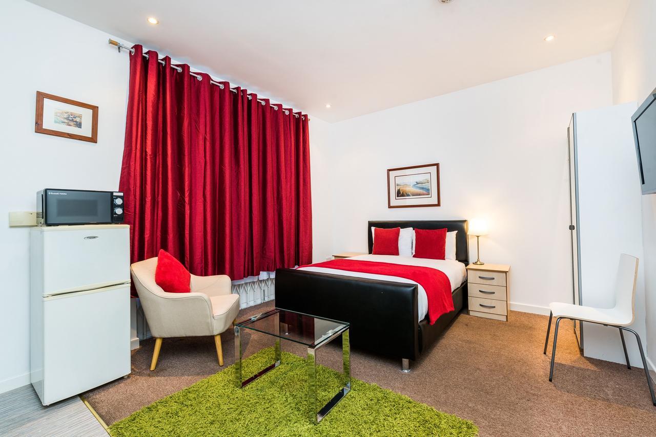 Riverbank Stay Лондон Экстерьер фото