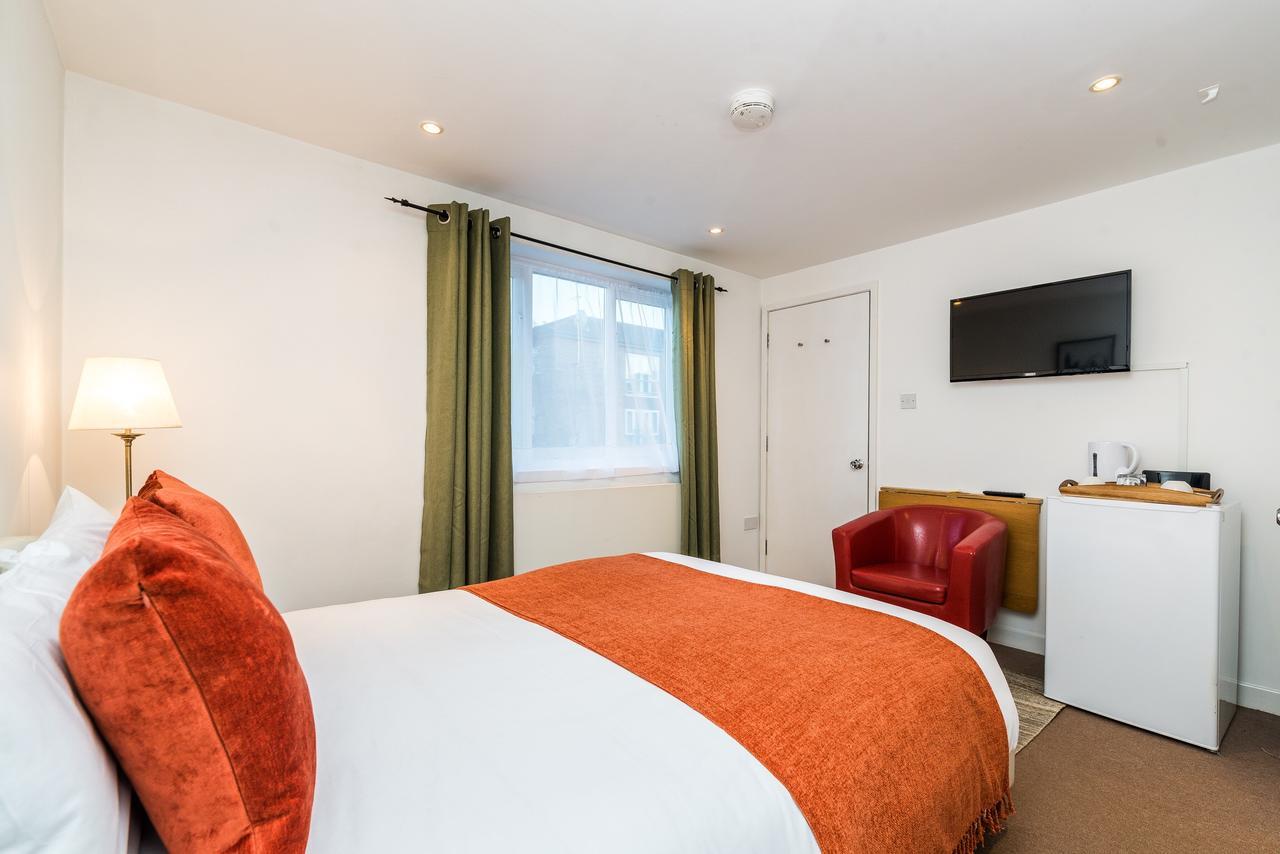 Riverbank Stay Лондон Экстерьер фото
